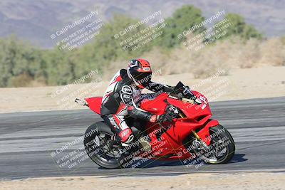 media/Dec-01-2025-Moto Forza (Mon) [[2daa91e15f]]/2-Intermediate Group/Session 4 Turn 9/